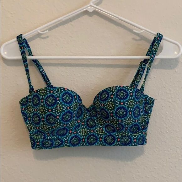 🔹4/$25 Cute bikini top - Picture 1 of 7